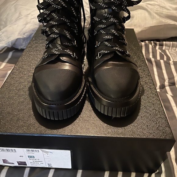 Black Chanel boots - Picture 2 of 4